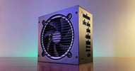 Hoe installeer je de voeding (PSU) in je PC‑behuizing?
