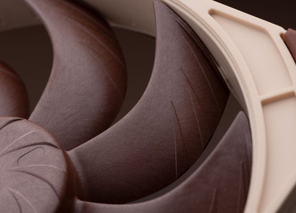 Noctua NF-A14x25 G2 PWM - Close up fan blades