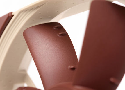 Noctua NF-S12A PWM - Close up fan blades